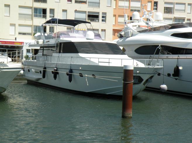  bateau à moteur